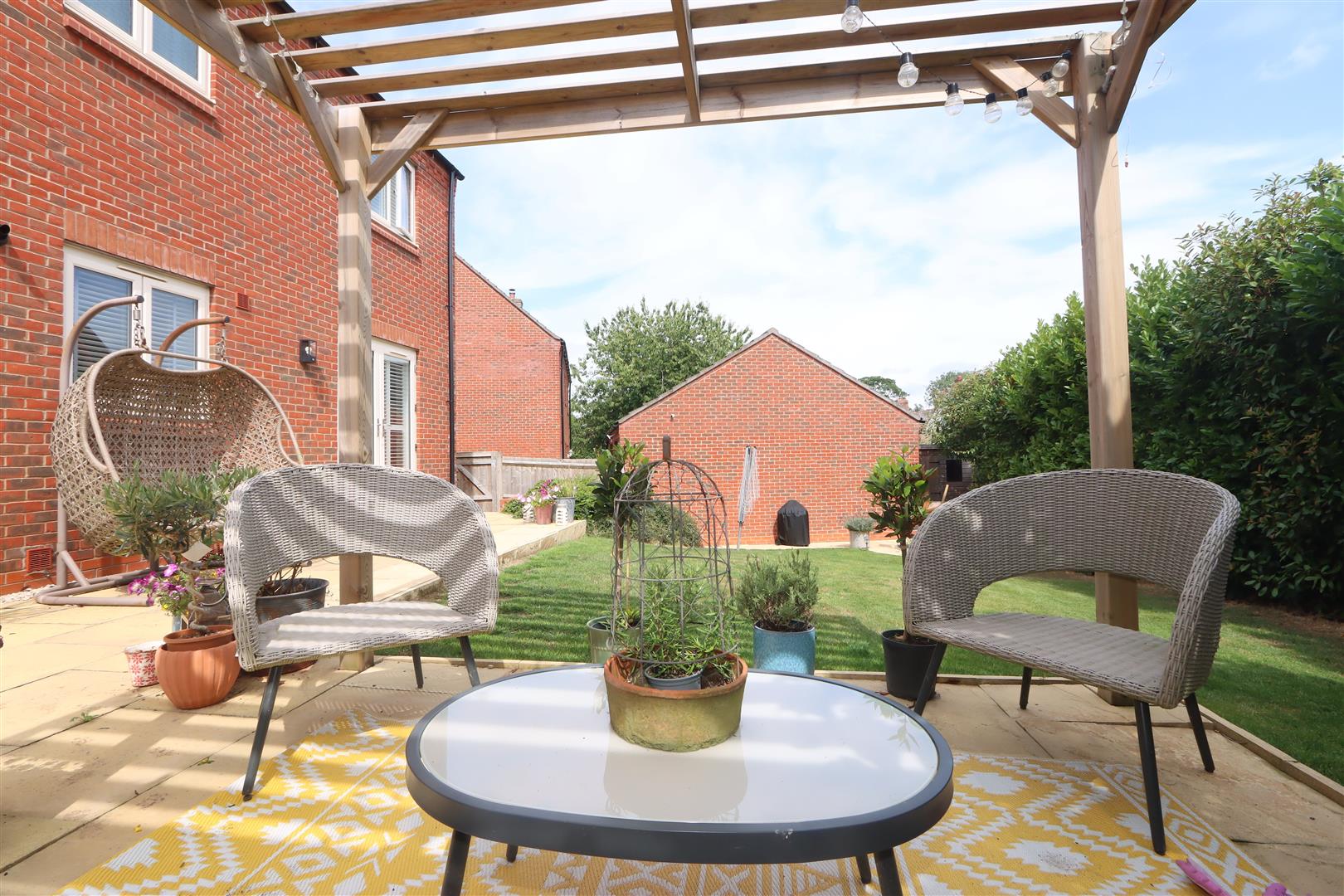 4 bed property in Glebe Fields, Stourbridge